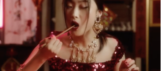 Un video ha messo in guai seri Dolce&Gabbana in Cina