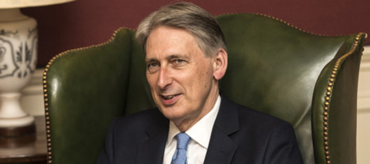 Più di mille sterline l'anno per ogni cittadino britannico: è il conto della Brexit