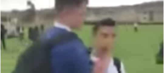 Un video di due fratelli siriani bullizzati a scuola scuote la Gran Bretagna