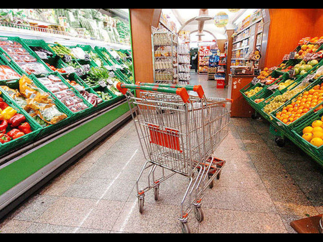 Inflazione frena allo 0,3% a giugno, mai cosi' bassa dal 2009
