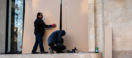 Gilet gialli scontri parigi