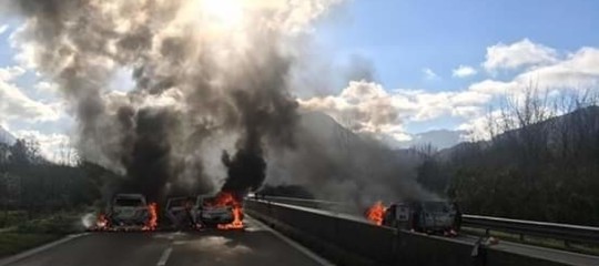 C'è stata una grossa rapina a un portavalori sulla Avellino-Salerno