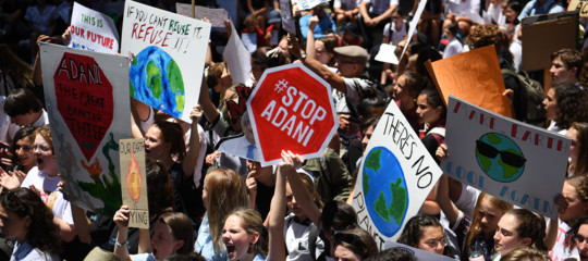 Gli studenti australiani in sciopero per il clima