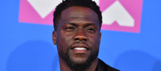 Oscar Kevin Hart rinuncia tweet omofobi