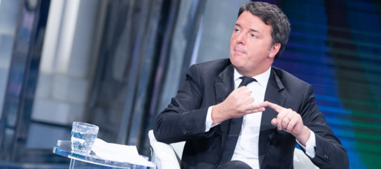 Renzi avverte Salvini: "Domina, ma rischia il capitombolo. E io me ne intendo"