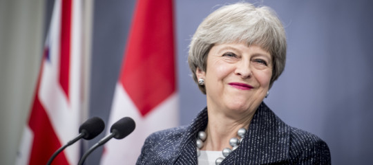 Brexit May voto fiducia
