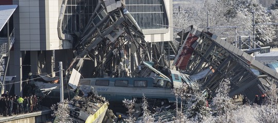 Si aggrava il bilancio dell'incidente ferroviario in Turchia: almeno 7 morti
