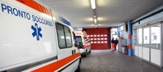 Un Suv si è scontrato con una bici a Torino, morto il ciclista