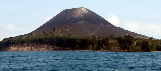 Anak Krakatau è figlio di un vulcano che fece oltre 36.000 morti