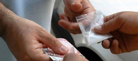 Pensionato 'arrotondava' vandendo coca, arrestato