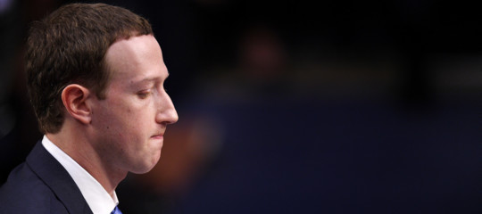 L'anno nero di Facebook, mese per mese
