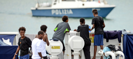 Migranti Viminale 23.370 sbarcati 80,42% meno