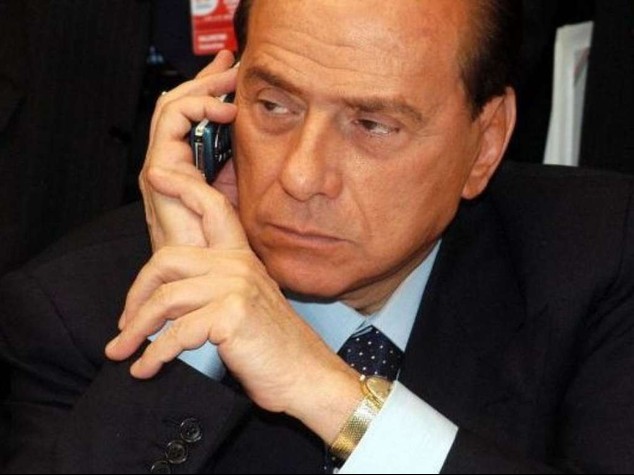 Escort: intercettazioni Berlusconi, "Stasera ho due bambine, una giornalista e una brasiliana"