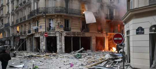 forte esplosione Parigi