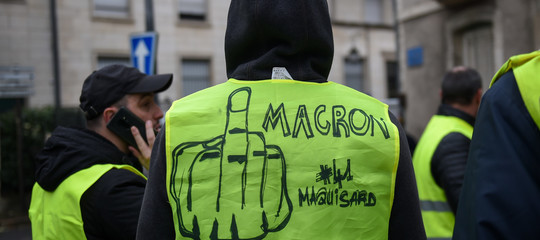 Gilet gialli: primo scontri a Parigi nella zona Champs-Elysees