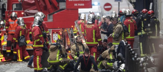 Sale a 3 il numero dei morti nell'esplosione di Parigi, la ricostruzione dell'incidente