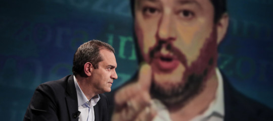 La polemica tra Salvini e de Magistris dopo la bomba alla pizzeria Sorbillo
