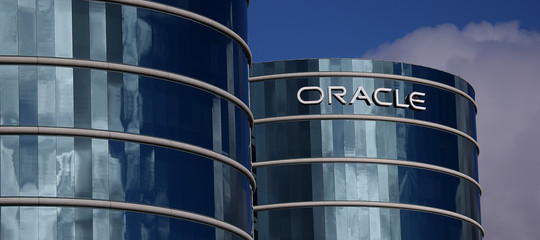 Oracle paga le donne 13.000 dollari in meno dei maschi? Via alla class action