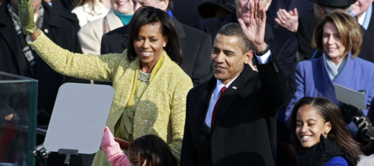 10 years challange per Obama. Dieci anni fa giurava da presidente. E ora?