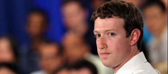 Un ex collega di Zuckerberg dice che un profilo Facebook su due è falso