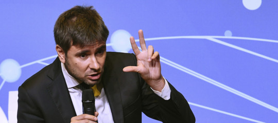 Di Battista francia imperialista