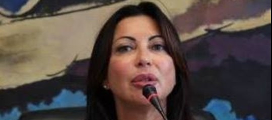 La presidente del Consiglio comunale bestemmia in streaming. Chieste le dimissioni