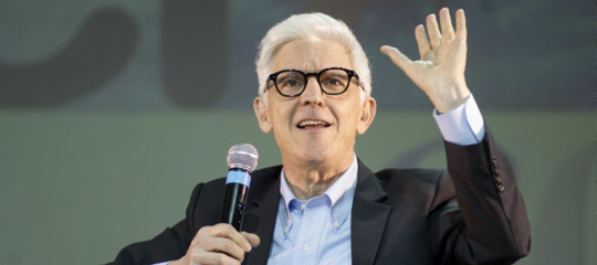 Da oggi i social possono costare caro ai politici che li usano. Una sentenza