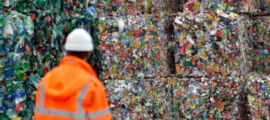 Perché è sbagliato demonizzare la plastica, secondo un manager che la produce