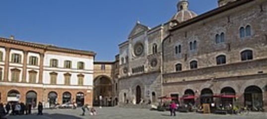 Razzismo sospeso maestro Foligno