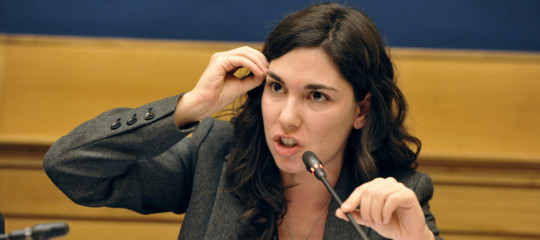 giulia sarti si dimette