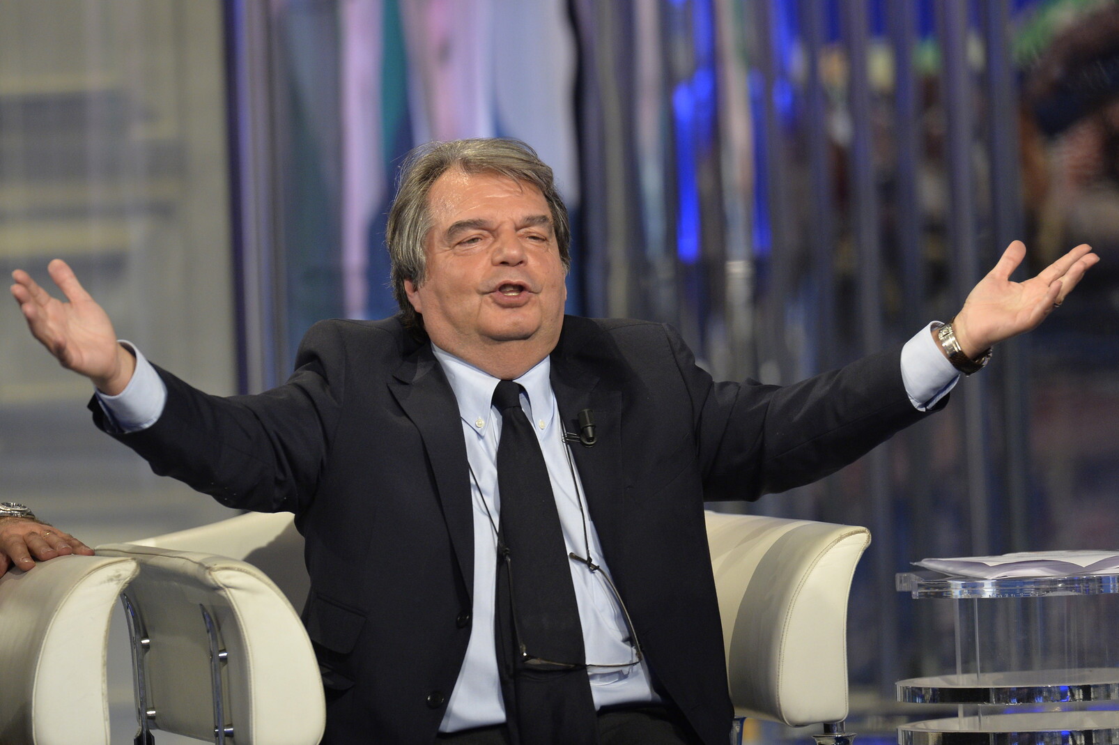 Stipendi aumentati al Cnel, ma soltanto per qualche ora