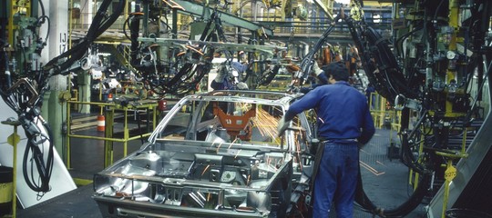Volkswagen annuncia taglio di 7.000 posti
