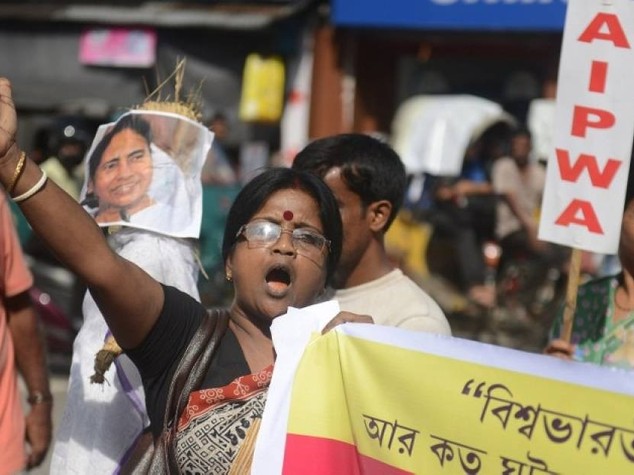 India: donna violentata da gang per 8 mesi, dovra' fare 'test purificazione'