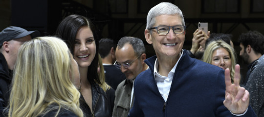 Apple giornali news Negroponte