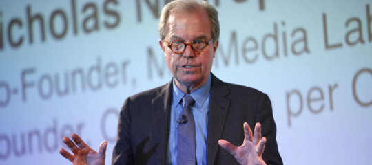 Apple giornali news Negroponte