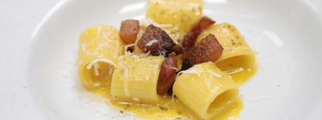 Oggi è il Giorno della Carbonara. E qualcuno sostiene sia una ricetta americana