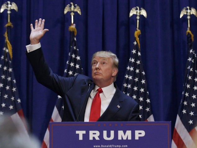Presidenziali Usa, Donald Trump scende in campo