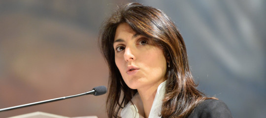virgina raggi contestata 25 aprile anpi