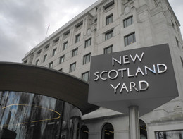 poliziotto scotland yard arrestato per stupro