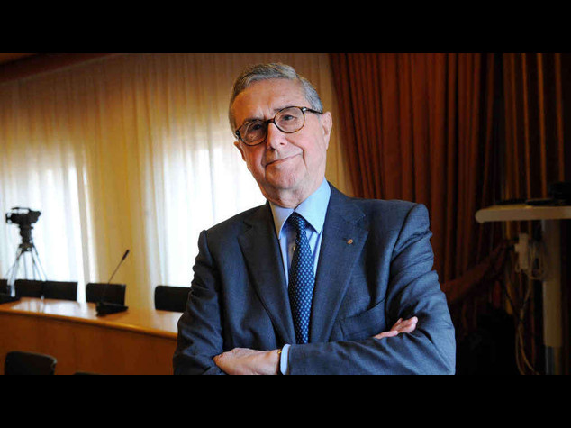 In manette per una mazzetta Roberto Helg, presidente Confcommercio Palermo