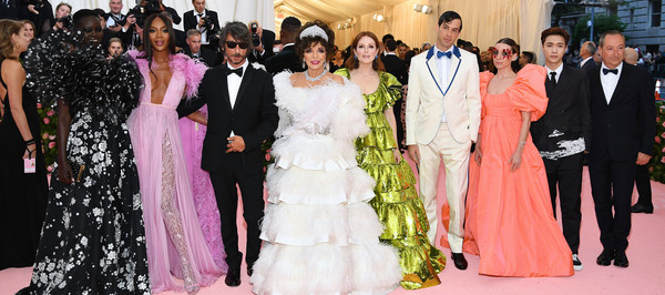 Che cosa significa 'Camp', la parola di Susan Sontag scelta per il Met Gala 2019