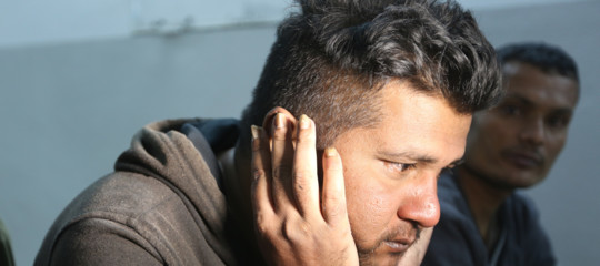 naufragio migranti tunisia morti