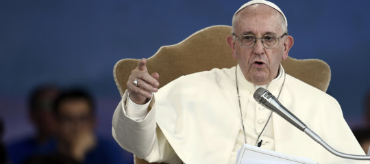 papa francesco giornalismo fake news