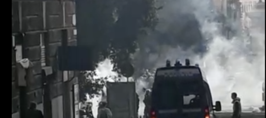 giornalista ferito genova antifascisti polizia casapound