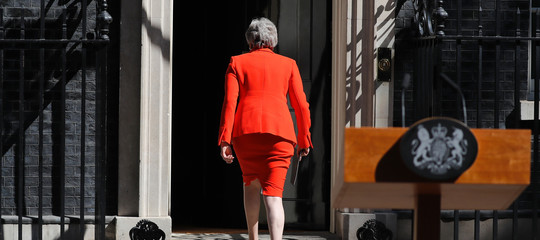 theresa may lascia successori