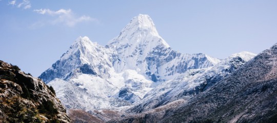 everest vittime alpinisti precipitati