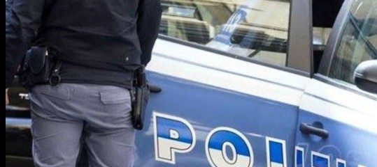 arresti napoli macchine stampa