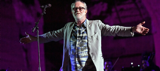 francesco de gregori attacca le radio