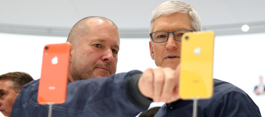 Apple lascia designer Jony Ive lascia iMac iPhone