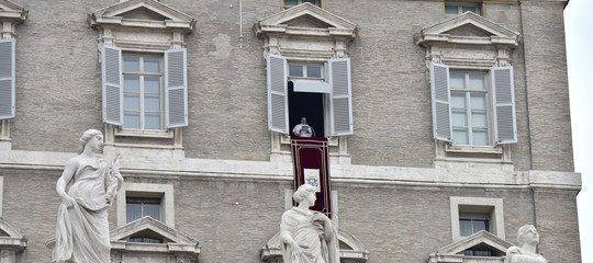 Degrado Roma Papa Raggi